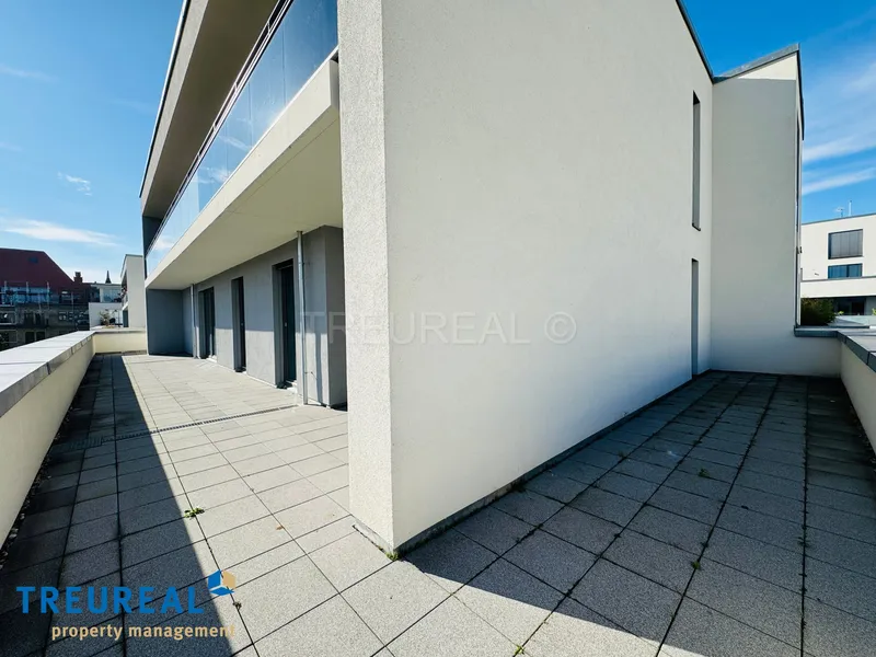 Nachmieter gesucht: 4-Zimmer-Terrassenwohnung, 152 m², ca. 115 m² Terrasse am Schlosspark — photo 1